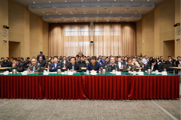728创新论坛会议现场_meitu_1.jpg 728创新论坛会议现场_meitu_1.jpg